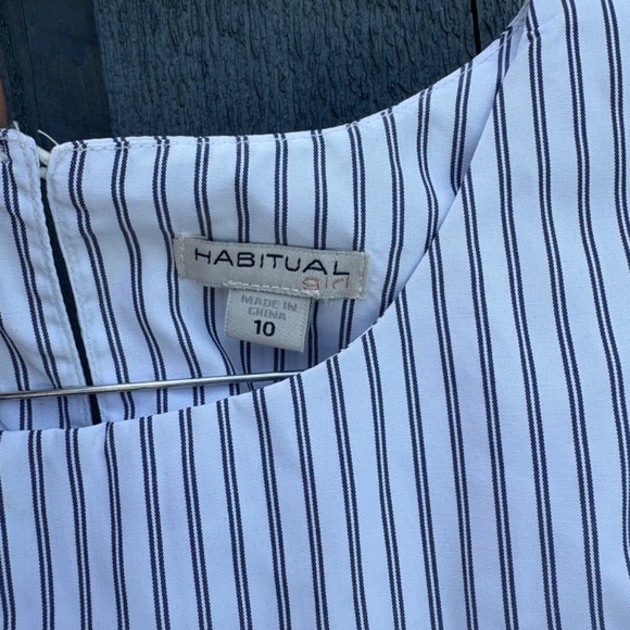 HABITUAL GIRL MULTI RUFFLE SHIFT DRESS- size 10 - Picture 4 of 4